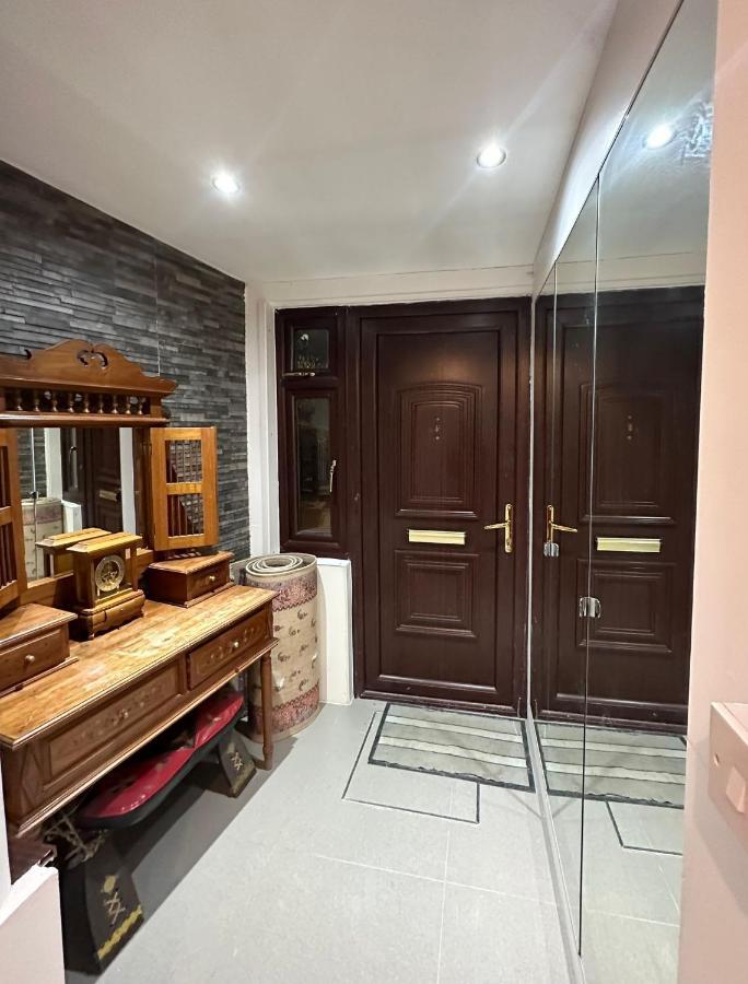London Charm - Comfortable Room In Spacious House Exterior foto